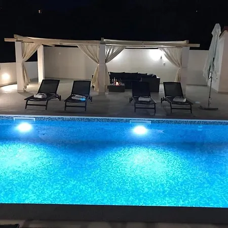 In Okrug Gornji With Balcony, Air Conditioning, Wifi, Dishwasher 5048-1 * Trogir
