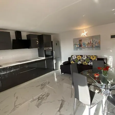 Apartment In Okrug Gornji With Balcony, Air Conditioning, Wifi, Dishwasher 5048-1 *