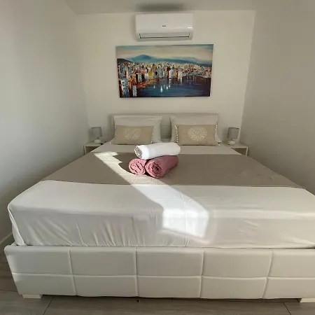 In Okrug Gornji With Balcony, Air Conditioning, Wifi, Dishwasher 5048-1 Apartment