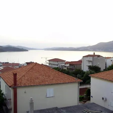 In Okrug Gornji With Balcony, Air Conditioning, Wifi, Dishwasher 5048-1 *