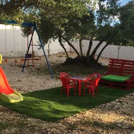 In Okrug Gornji With Balcony, Air Conditioning, Wifi, Dishwasher 5048-1 Apartment Trogir