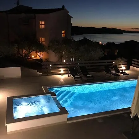 In Okrug Gornji With Balcony, Air Conditioning, Wifi, Dishwasher 5048-1 * Trogir