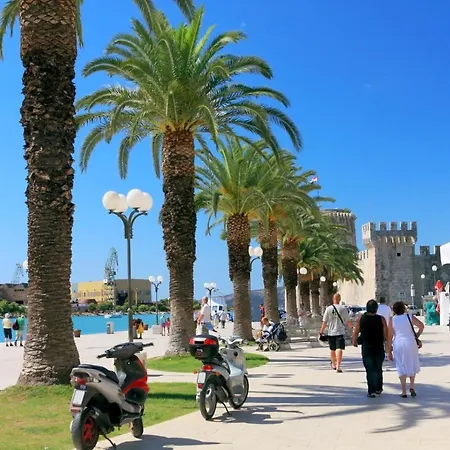In Okrug Gornji With Balcony, Air Conditioning, Wifi, Dishwasher 5048-1 * Trogir